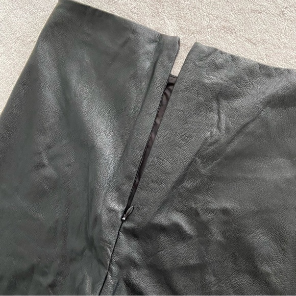 Kittenish ultra high rise faux leather stretch legging - Picture 9 of 10